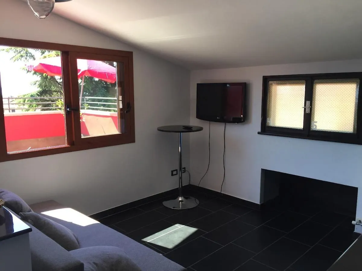 Mansarda Del Velista Apartment Toscolano Maderno Italy