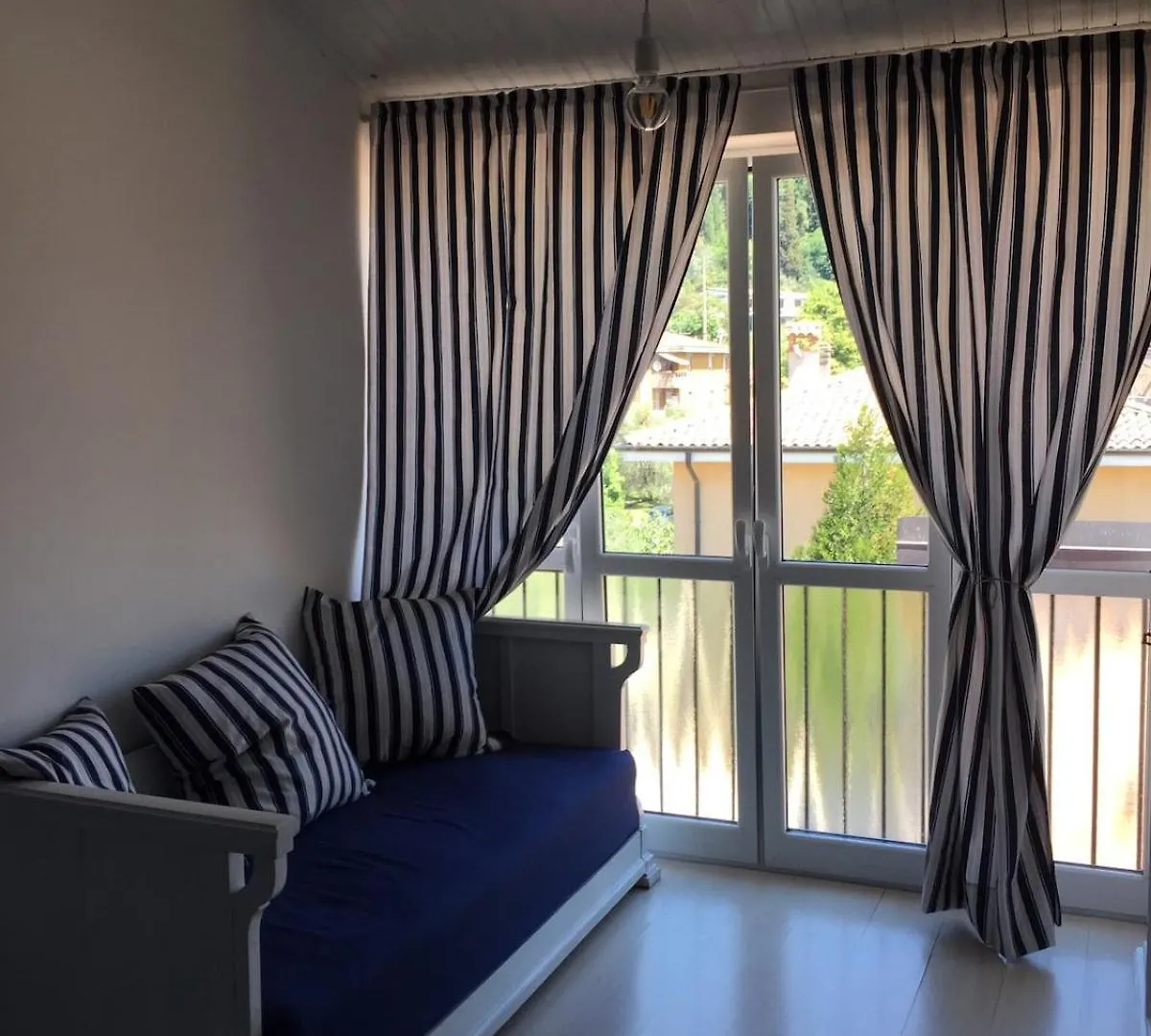 Mansarda Del Velista Apartment Toscolano Maderno Italy